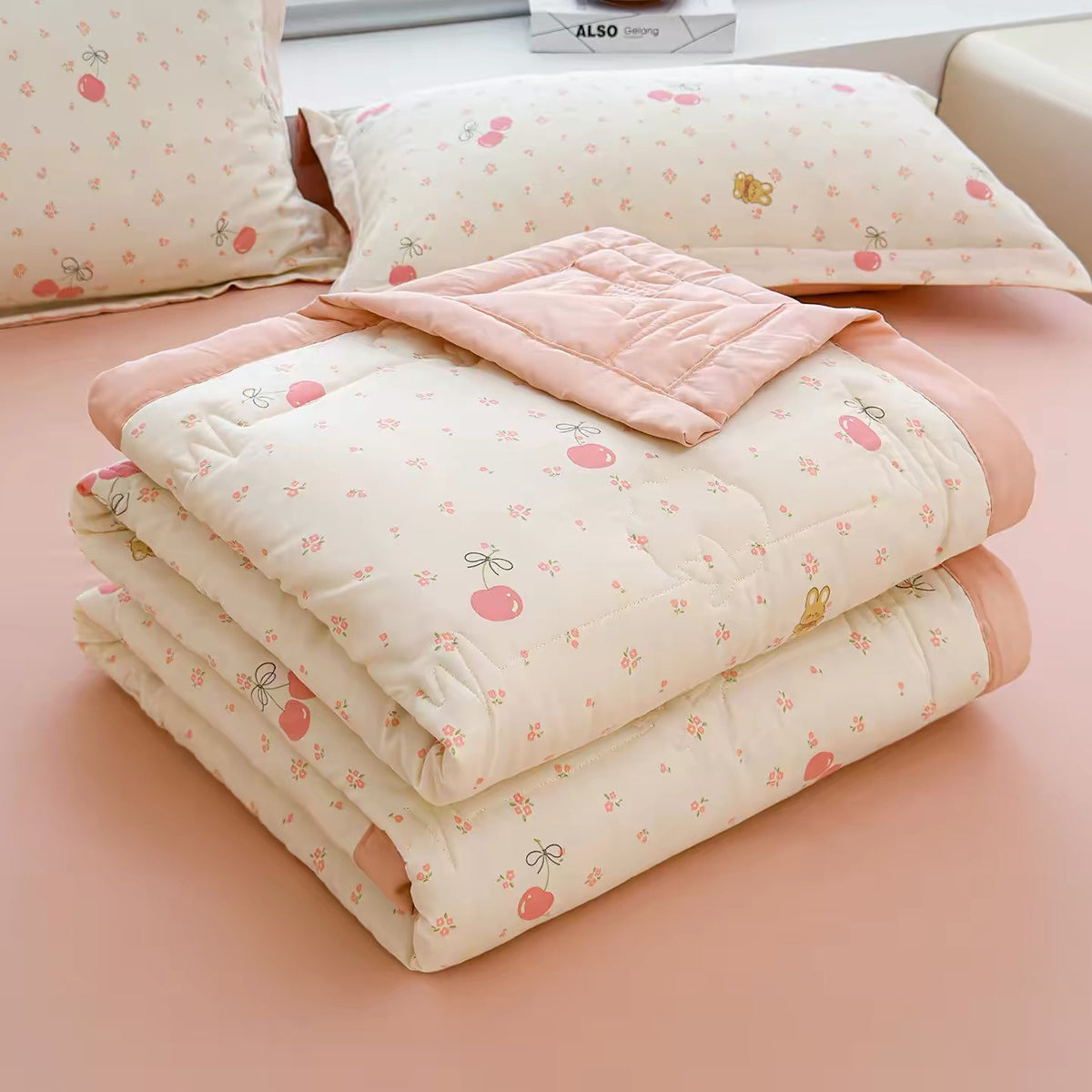 Goideal Cute Cherry Floral Print Comforter, Lightweight Reversible Soft Bedding Quilt, Breathable Thin Blanket for Summer All Season