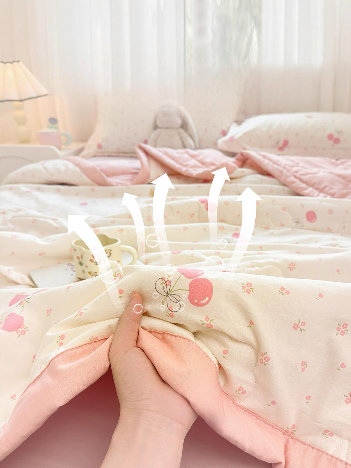 Goideal  Cute Cherry Floral Print Comforter, Lightweight Reversible Soft Bedding Quilt, Breathable Thin Blanket for Summer All Season