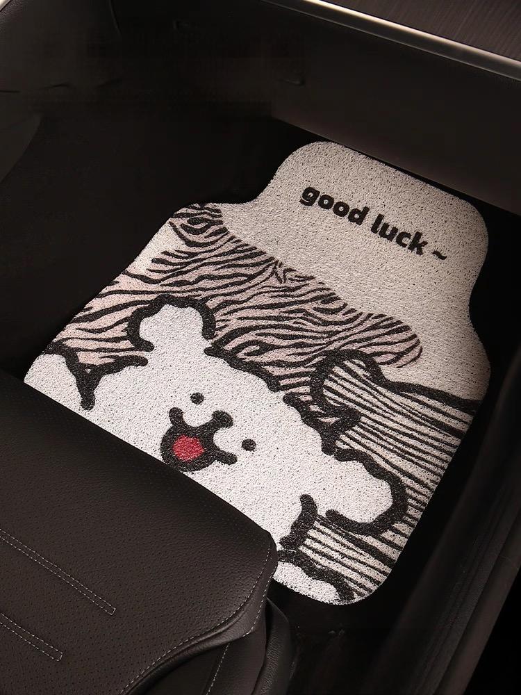 Foxmas  Single Car Floor Mat, Cute Cartoon Bear with Good Luck Print Wire Loop Auto Foot Mat, Universal Fit Non-Slip Car Interior Rug, Dirt Water Trapping Car Floor Liner for Car Truck SUV