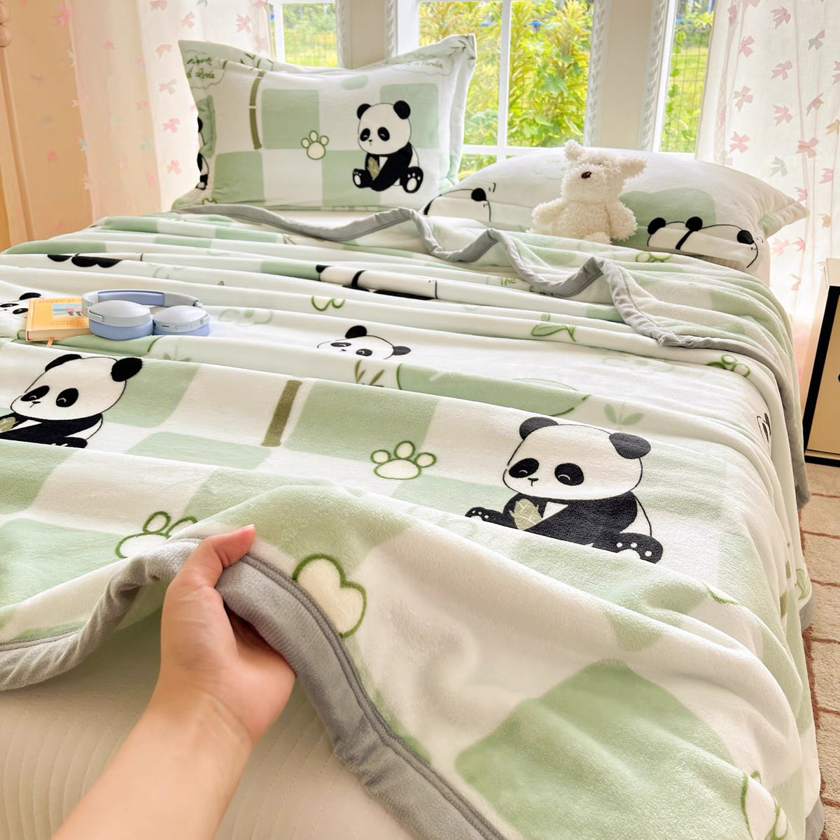 DETUM  Cute Panda Garden Checkerboard Milk Fleece Throw Blanket, Double Sided Soft Flannel Blanket, Cozy Lightweight Bed Blanket for Sofa Bedroom